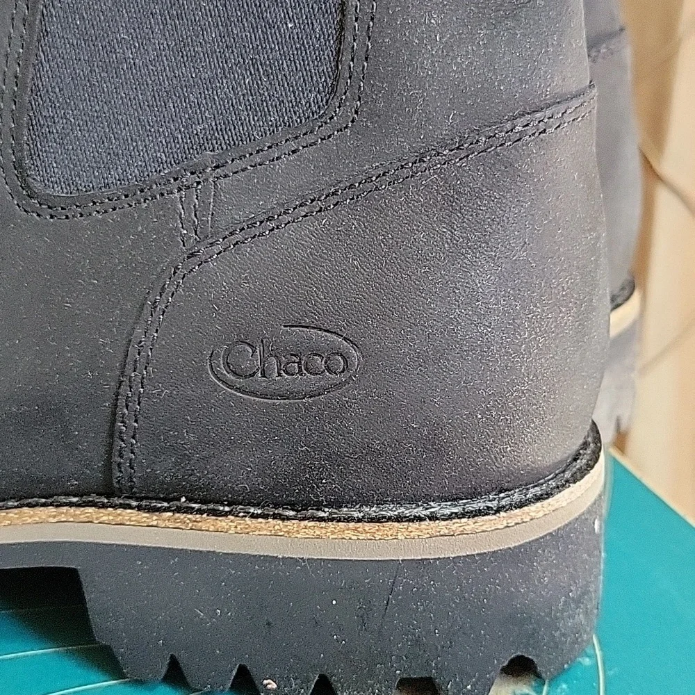 NWOT- Chaco Men's ‘Fields’ Waterproof Leather Chelsea Boot